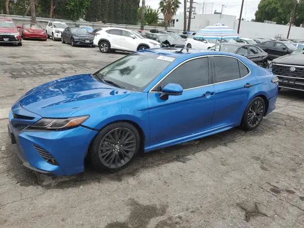 4T1B11HK4JU074108 2018 TOYOTA CAMRY - Image 1