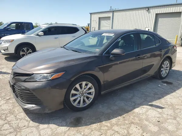 4T1B11HK4JU075842 2018 TOYOTA CAMRY - Image 1