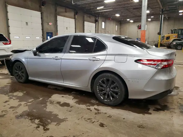 4T1B11HK4JU077591 2018 TOYOTA CAMRY - Image 2