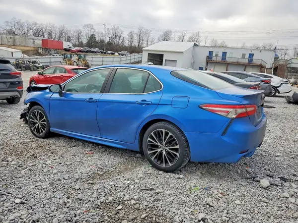 4T1B11HK4JU079065 2018 TOYOTA CAMRY - Image 2