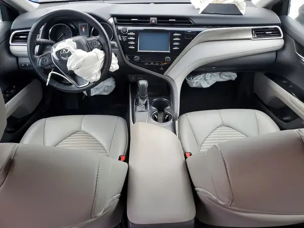 4T1B11HK4JU079065 2018 TOYOTA CAMRY - Image 8