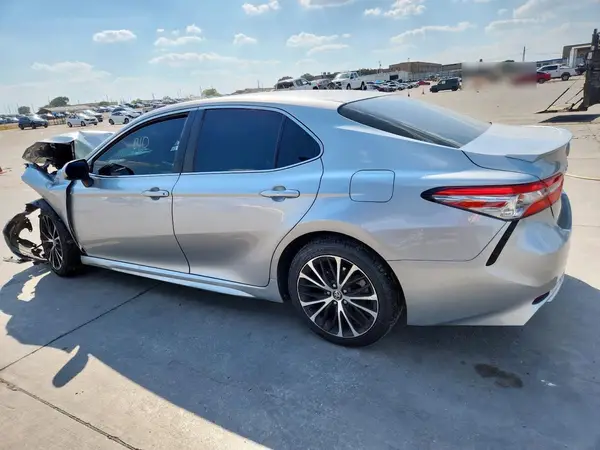 4T1B11HK4JU079440 2018 TOYOTA CAMRY - Image 2