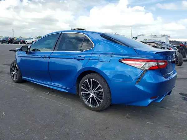 4T1B11HK4JU081155 2018 TOYOTA CAMRY - Image 2
