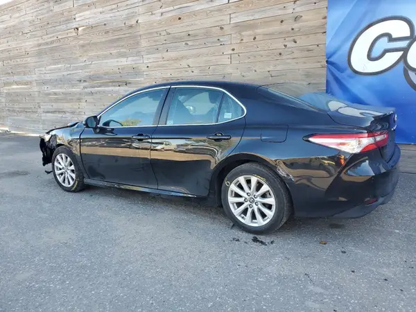 4T1B11HK4JU081754 2018 TOYOTA CAMRY - Image 2