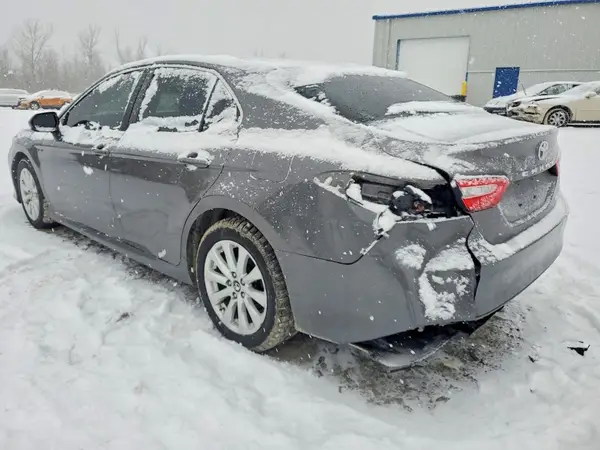 4T1B11HK4JU082290 2018 TOYOTA CAMRY - Image 2