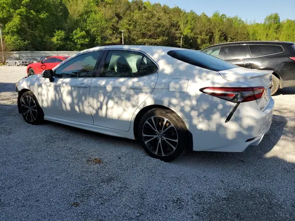 4T1B11HK4JU083116 2018 TOYOTA CAMRY - Image 2