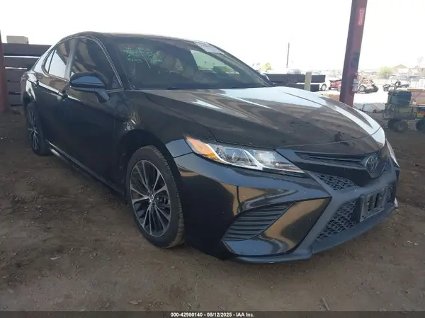 4T1B11HK4JU083911 2018 TOYOTA CAMRY - Image 1