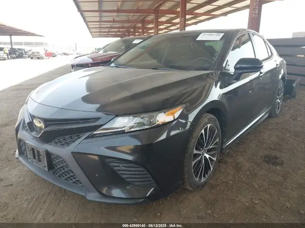 4T1B11HK4JU083911 2018 TOYOTA CAMRY - Image 2