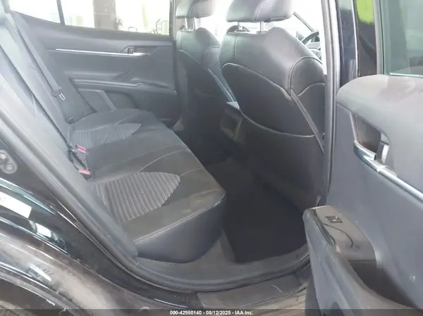 4T1B11HK4JU083911 2018 TOYOTA CAMRY - Image 8