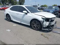 4T1B11HK4JU085593 2018 TOYOTA CAMRY