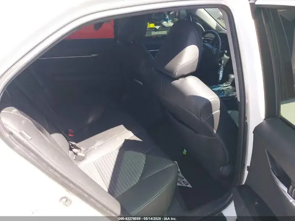 4T1B11HK4JU085593 2018 TOYOTA CAMRY - Image 8