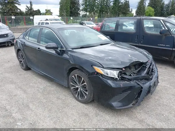4T1B11HK4JU088235 2018 TOYOTA CAMRY - Image 1