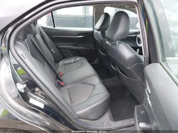 4T1B11HK4JU088235 2018 TOYOTA CAMRY - Image 8