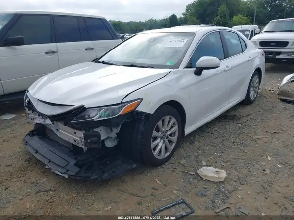 4T1B11HK4JU090941 2018 TOYOTA CAMRY - Image 2