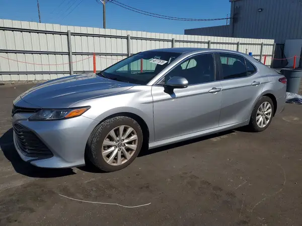 4T1B11HK4JU091457 2018 TOYOTA CAMRY - Image 1