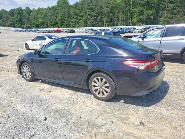 4T1B11HK4JU091846 2018 TOYOTA CAMRY - Image 2