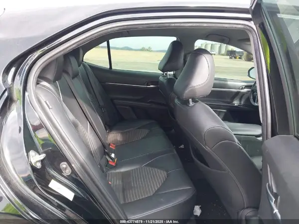4T1B11HK4JU099204 2018 TOYOTA CAMRY - Image 8