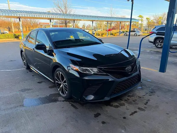 4T1B11HK4JU099395 2018 TOYOTA CAMRY - Image 1