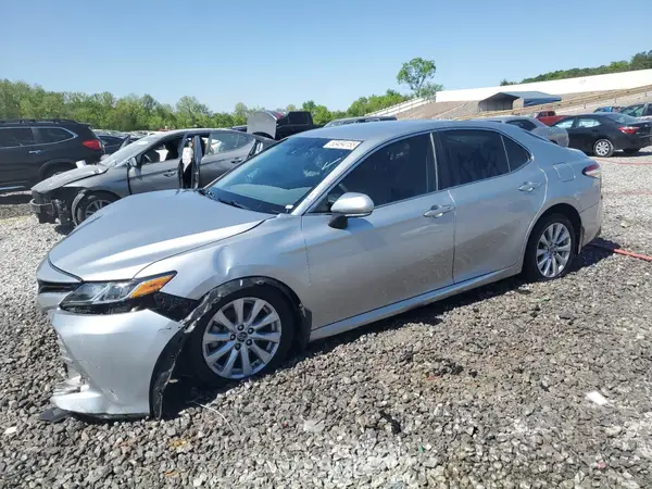 4T1B11HK4JU099431 2018 TOYOTA CAMRY - Image 1
