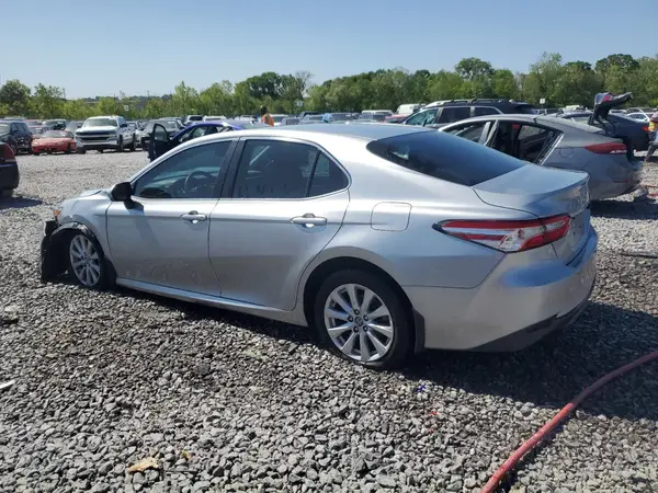 4T1B11HK4JU099431 2018 TOYOTA CAMRY - Image 2