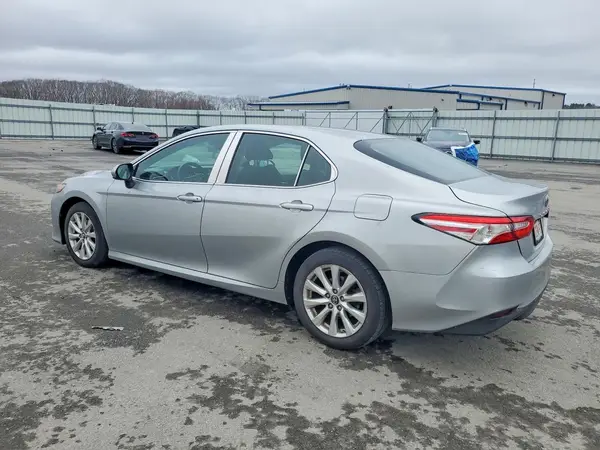4T1B11HK4JU101405 2018 TOYOTA CAMRY - Image 2
