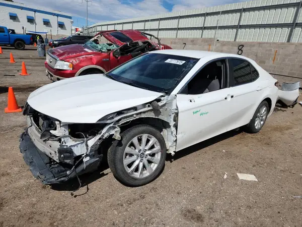 4T1B11HK4JU103932 2018 TOYOTA CAMRY - Image 1