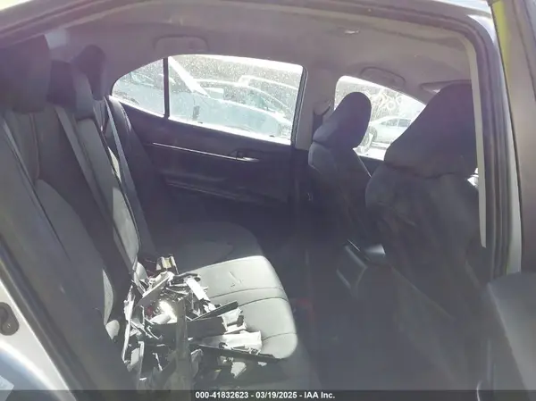 4T1B11HK4JU104000 2018 TOYOTA CAMRY - Image 8