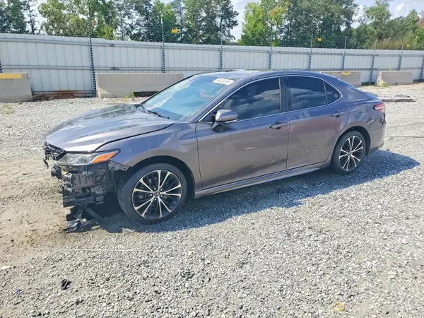 4T1B11HK4JU104238 2018 TOYOTA CAMRY - Image 1