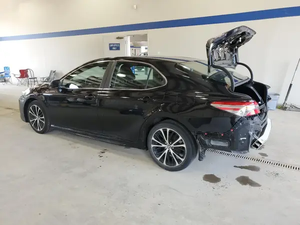 4T1B11HK4JU108984 2018 TOYOTA CAMRY - Image 2