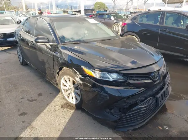 4T1B11HK4JU112694 2018 TOYOTA CAMRY - Image 1