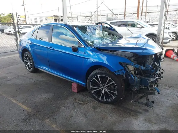 4T1B11HK4JU115031 2018 TOYOTA CAMRY - Image 1