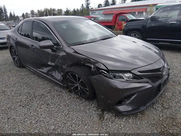 4T1B11HK4JU116440 2018 TOYOTA CAMRY - Image 1