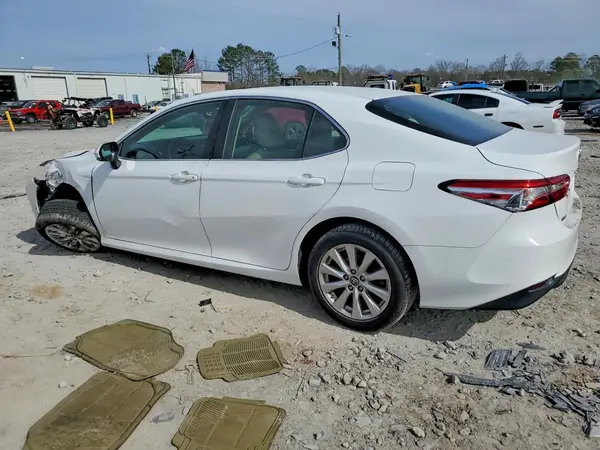 4T1B11HK4JU116938 2018 TOYOTA CAMRY - Image 2