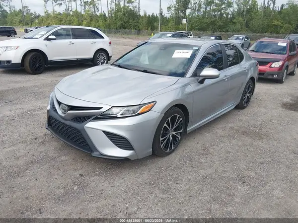 4T1B11HK4JU119032 2018 TOYOTA CAMRY - Image 2