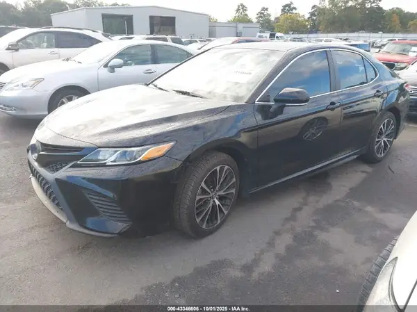 4T1B11HK4JU120004 2018 TOYOTA CAMRY - Image 2