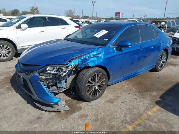 4T1B11HK4JU121265 2018 TOYOTA CAMRY - Image 2