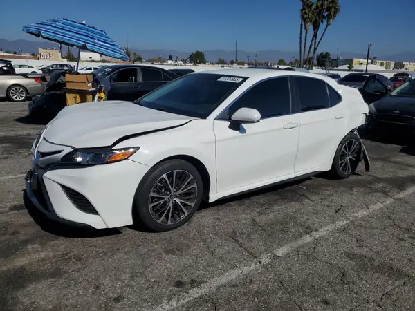 4T1B11HK4JU123114 2018 TOYOTA CAMRY - Image 1