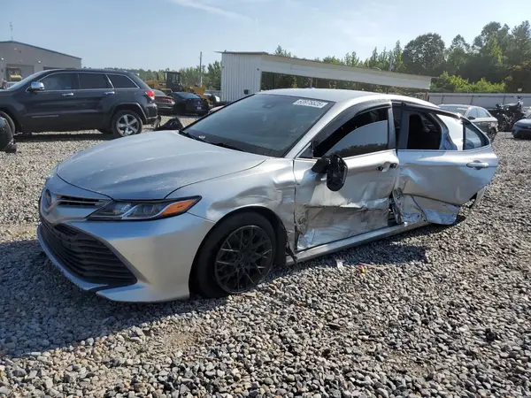 4T1B11HK4JU127096 2018 TOYOTA CAMRY - Image 1
