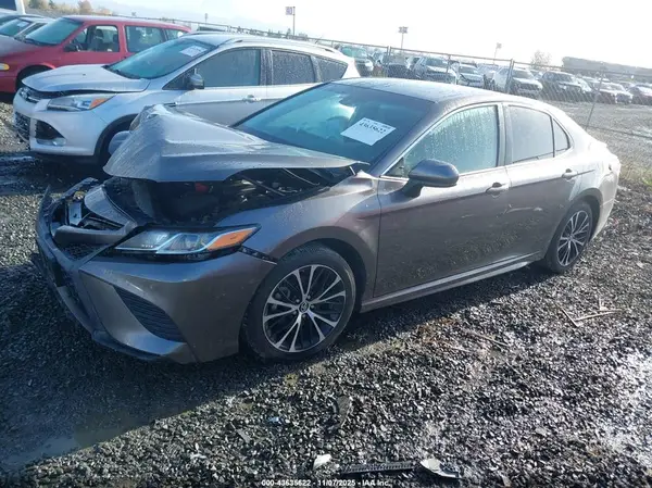4T1B11HK4JU128765 2018 TOYOTA CAMRY - Image 2