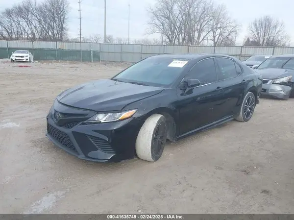 4T1B11HK4JU130015 2018 TOYOTA CAMRY - Image 2