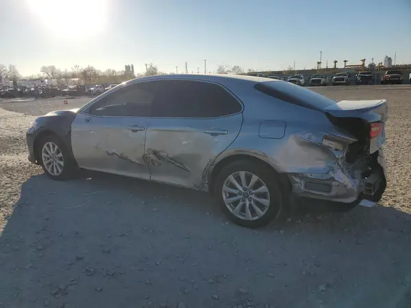 4T1B11HK4JU131245 2018 TOYOTA CAMRY - Image 2