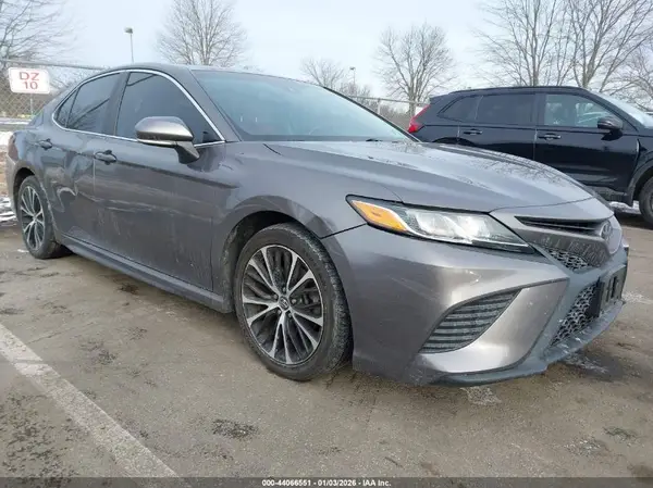 4T1B11HK4JU131505 2018 TOYOTA CAMRY - Image 1