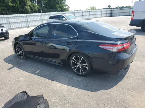 4T1B11HK4JU132539 2018 TOYOTA CAMRY - Image 2