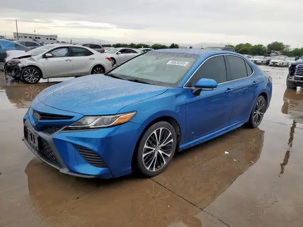 4T1B11HK4JU133173 2018 TOYOTA CAMRY - Image 1