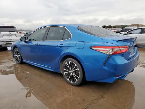 4T1B11HK4JU133173 2018 TOYOTA CAMRY - Image 2