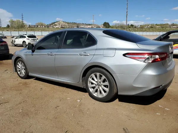 4T1B11HK4JU133271 2018 TOYOTA CAMRY - Image 2