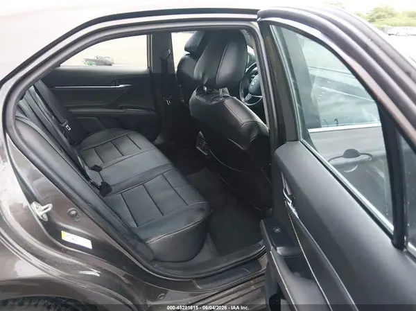 4T1B11HK4JU136171 2018 TOYOTA CAMRY - Image 8