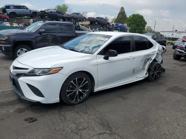 4T1B11HK4JU136770 2018 TOYOTA CAMRY - Image 1