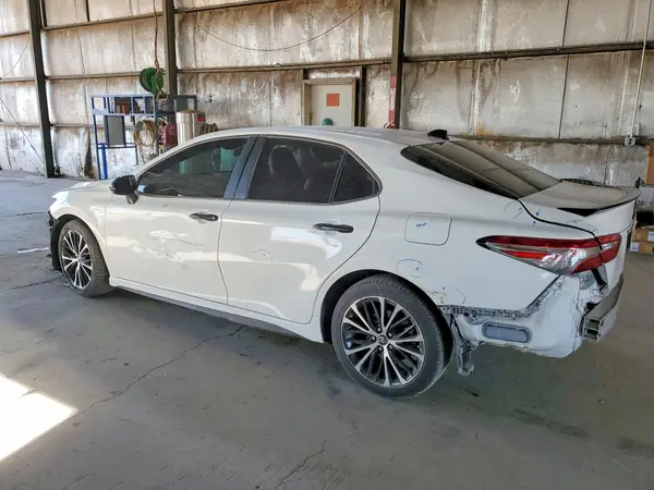 4T1B11HK4JU136946 2018 TOYOTA CAMRY - Image 2
