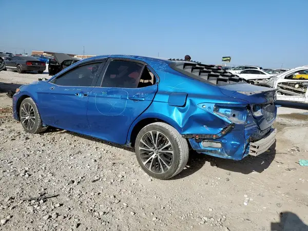 4T1B11HK4JU136963 2018 TOYOTA CAMRY - Image 2